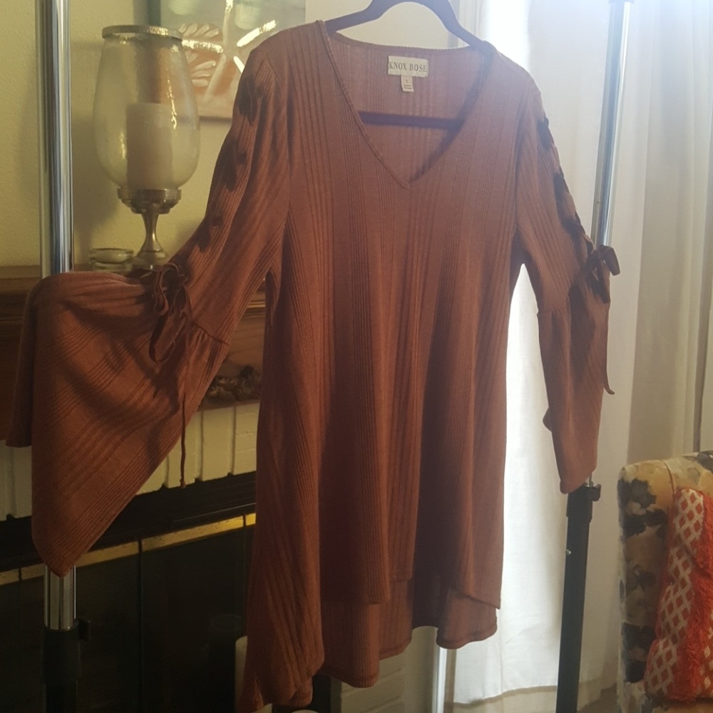 Knox Rose Tunic with ribboned bell sleeves